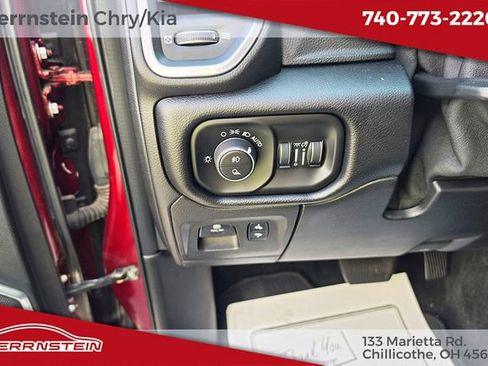 Used 2019 RAM 1500 Laramie AWD/4WD image 12