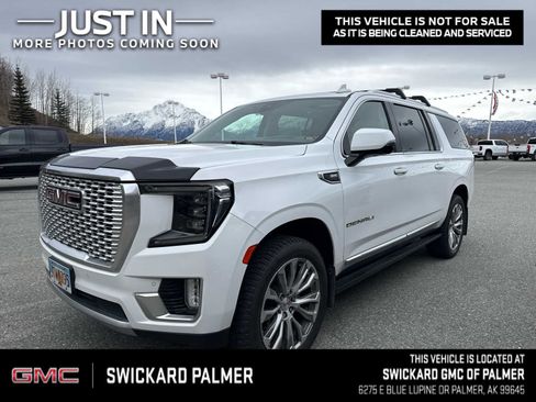 Used 2021 GMC Yukon XL Denali w/ Denali Ultimate Package AWD/4WD image 1