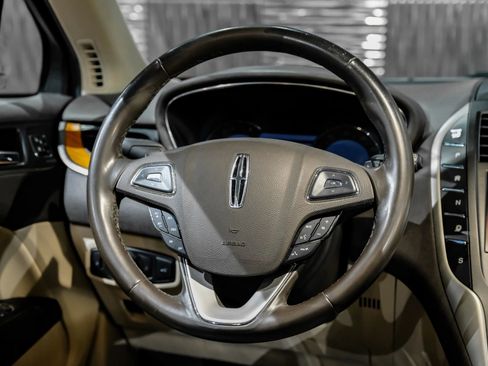 Used 2017 Lincoln MKC Select w/ Select Plus Package FWD image 18
