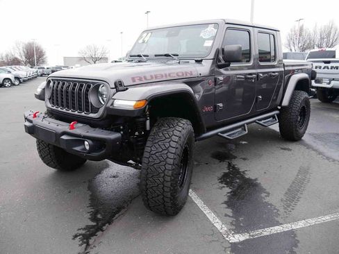 Used 2024 Jeep Gladiator Rubicon image 4