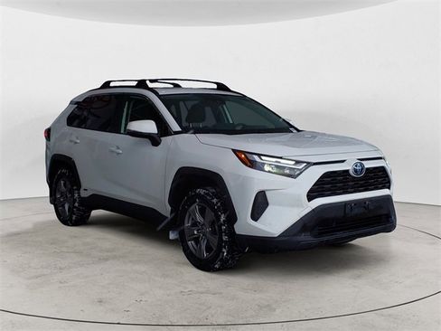 Used 2022 Toyota RAV4 XLE image 7