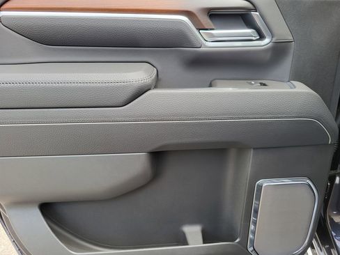 New 2025 GMC Sierra 2500 Denali w/ Denali Reserve Package image 37