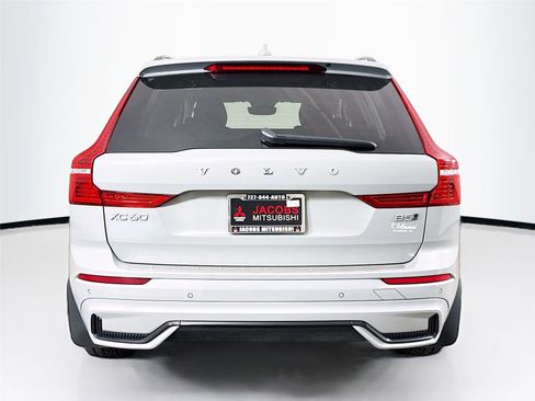 Used 2024 Volvo XC60 B5 Plus w/ Protection Package Premier AWD/4WD image 3