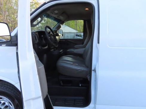 Used 2016 GMC Savana 2500 RWD image 21