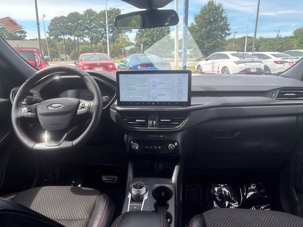 Used 2024 Ford Escape ST-Line w/ Tech Pack #1 FWD image 17