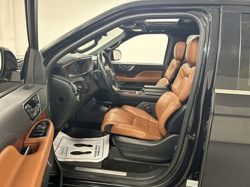Used 2021 Lincoln Navigator L Reserve image 9