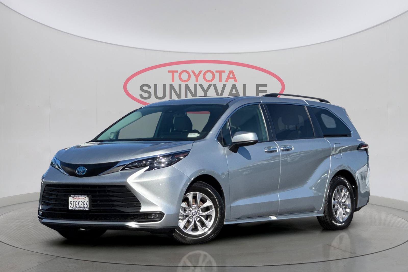 Certified 2025 Toyota Sienna XLE w/ XLE Plus Package AWD/4WD image 2
