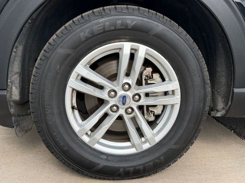 Used 2024 Ford Explorer XLT w/ Equipment Group 202A image 33