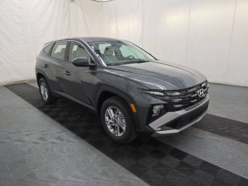 Used 2026 Hyundai Tucson SE AWD/4WD image 3