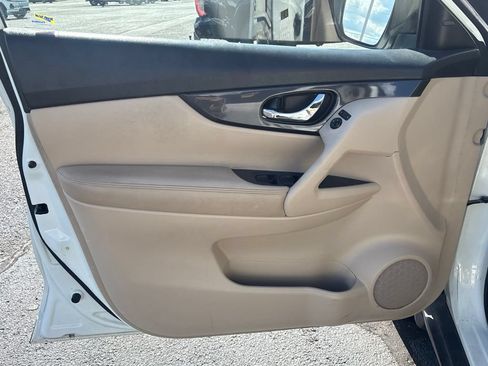 Used 2018 Nissan Rogue SV FWD image 7