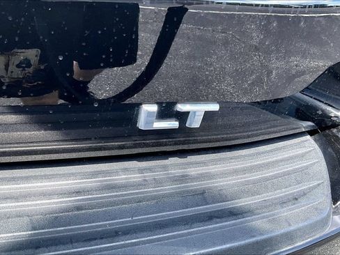 Used 2023 Chevrolet Suburban LT AWD/4WD image 8