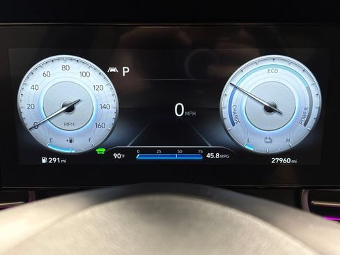 Used 2023 Hyundai Elantra Limited FWD image 17