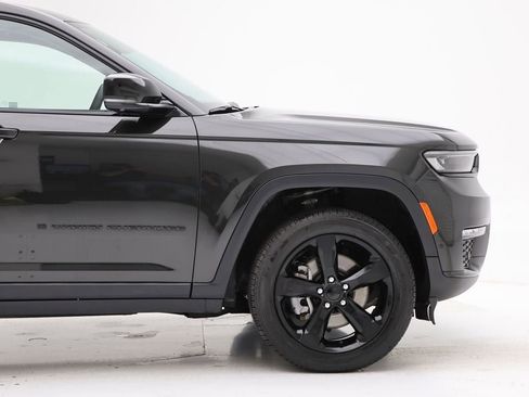 Used 2023 Jeep Grand Cherokee L Limited w/ Luxury Tech Group II image 4
