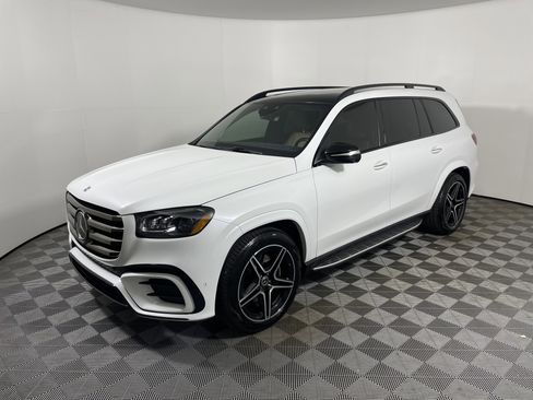 Used 2026 Mercedes-Benz GLS 450 4MATIC image 9