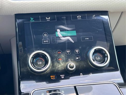 Used 2018 Land Rover Range Rover Velar R-Dynamic SE AWD/4WD image 40