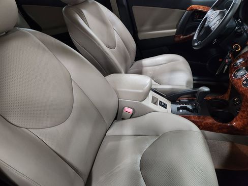 Used 2007 Toyota RAV4 Limited image 32