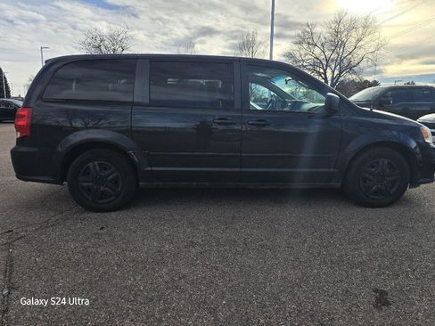 Used 2016 Dodge Grand Caravan SE w/ Quick Order Package 29E SE image 9