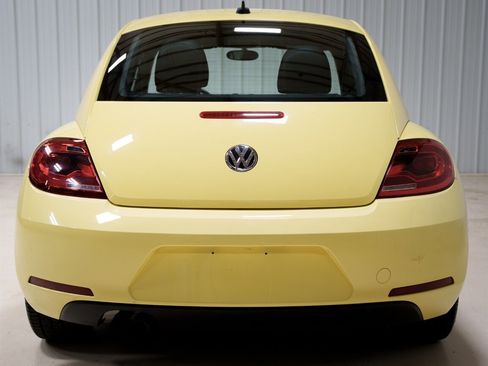 Used 2015 Volkswagen Beetle 1.8T FWD image 6