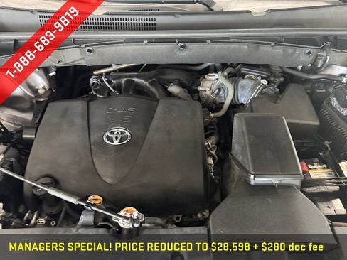 Used 2019 Toyota Highlander XLE AWD/4WD image 8