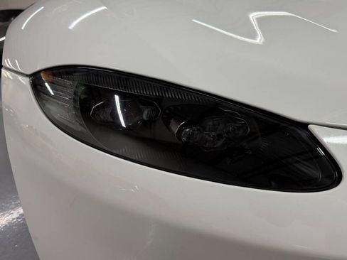 Used 2019 Aston Martin V8 Vantage Coupe image 4