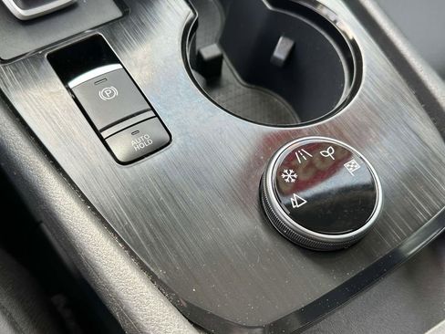 Used 2023 Nissan Rogue SV w/ SV Premium B Package image 31