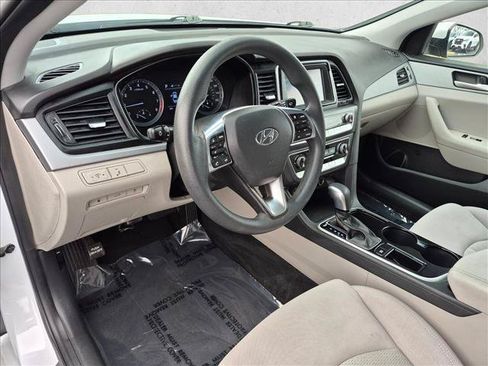 Used 2018 Hyundai Sonata SE FWD image 9