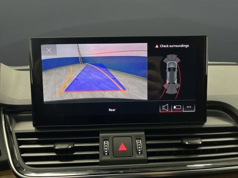 Used 2023 Audi Q5 2.0T Premium w/ Convenience Package image 9