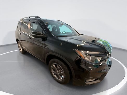 Used 2024 Honda Passport TrailSport image 1