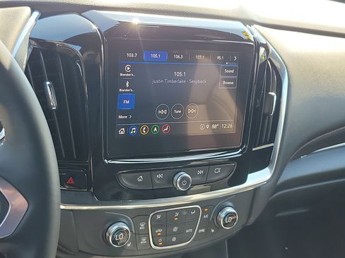 Used 2023 Chevrolet Traverse RS image 23