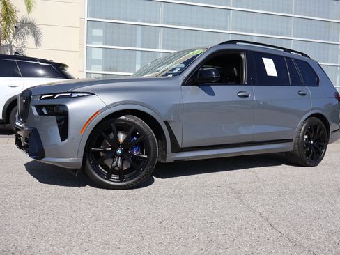 Used 2025 BMW X7 M60i w/ Climate Comfort Package AWD/4WD image 1