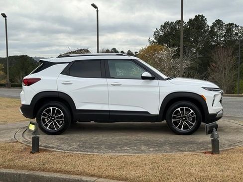 Used 2025 Chevrolet TrailBlazer LT image 8