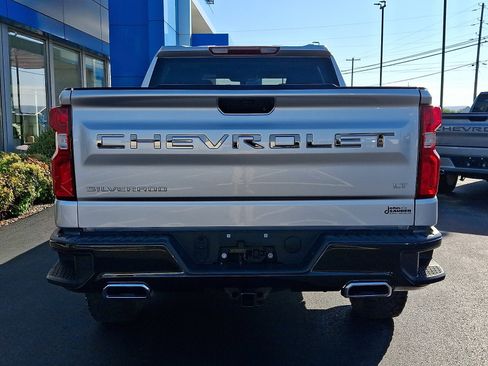 Used 2022 Chevrolet Silverado 1500 LT Trail Boss w/ Bed Protection Package AWD/4WD image 5