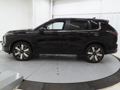 New 2026 Mitsubishi Outlander SE FWD image 7