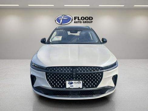 New 2026 Lincoln Nautilus Reserve AWD/4WD image 2