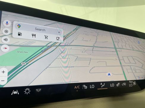 Used 2025 Buick Enclave Preferred image 14