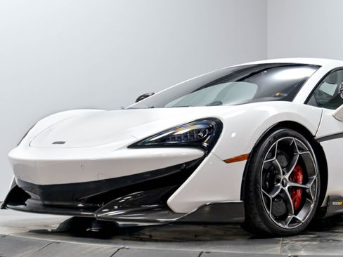 Used 2019 McLaren 600LT RWD image 6