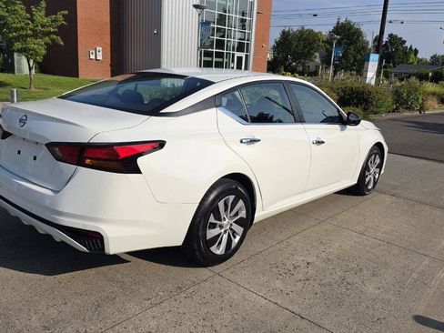 Used 2024 Nissan Altima 2.5 S FWD image 5