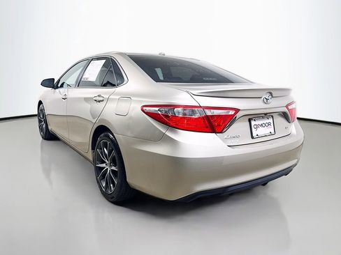 Used 2015 Toyota Camry XSE image 5