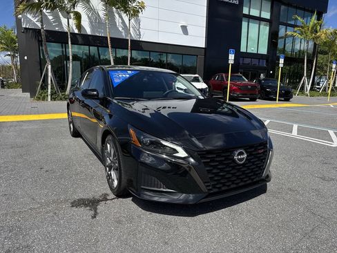 Used 2023 Nissan Altima 2.0 SR image 8