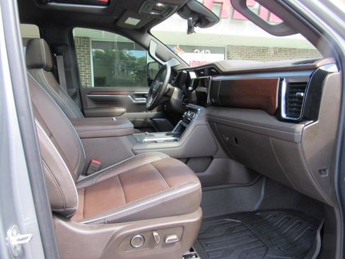 Used 2024 GMC Sierra 2500 Denali w/ Denali Reserve Package AWD/4WD image 44