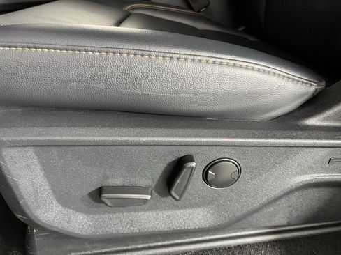 Used 2025 Ford F450 Lariat w/ FX4 Off-Road Package image 25