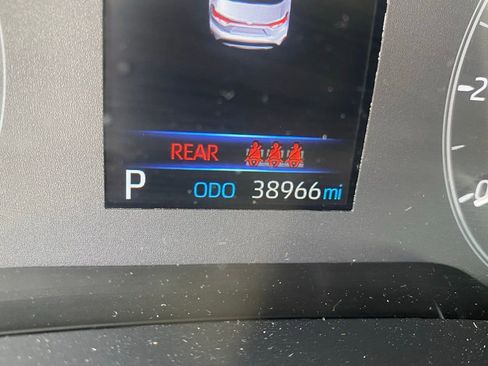 Used 2024 Toyota Corolla LE image 5