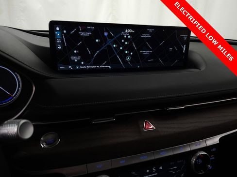 Used 2024 Genesis G80 image 24