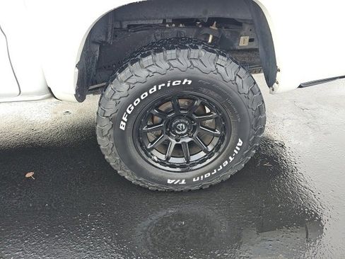 Used 2016 Toyota Tacoma TRD Sport image 65