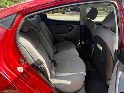Used 2014 Hyundai Elantra SE w/ Option Group 02 FWD image 15