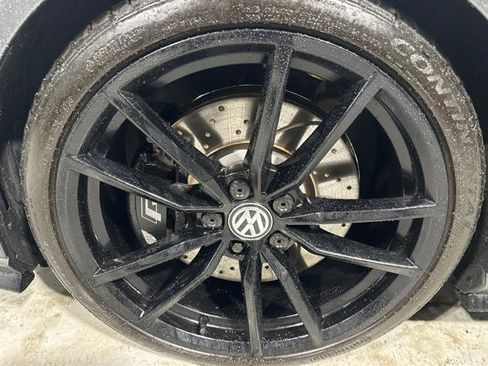 Used 2019 Volkswagen Golf R 4-Door image 13