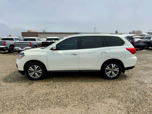 Used 2020 Nissan Pathfinder SL AWD/4WD image 2
