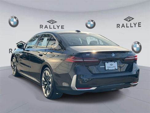 Certified 2025 BMW i5 xDrive40 w/ Premium Package image 6