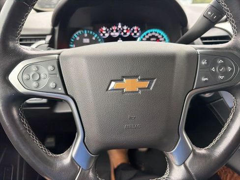 Used 2019 Chevrolet Suburban Premier image 9