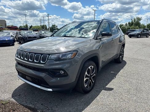 Used 2022 Jeep Compass Limited w/ Sun and Sound Group AWD/4WD image 2